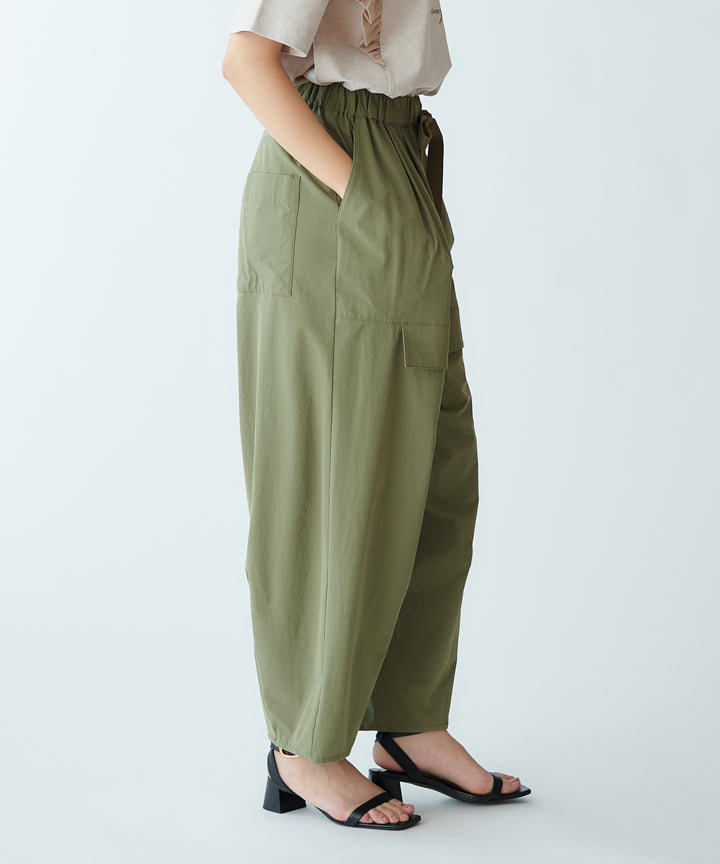 カーブパンツ
