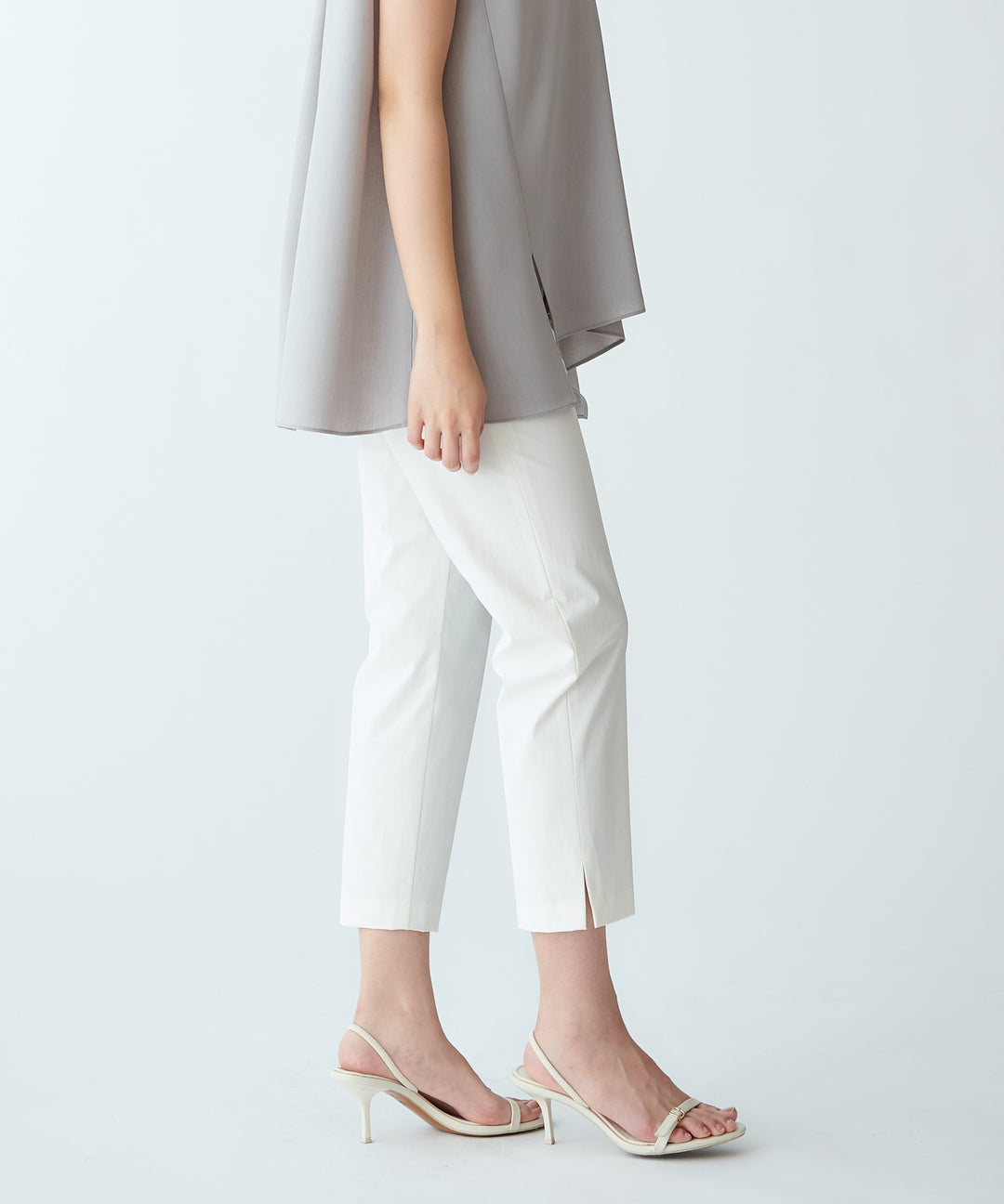 サイドスリットクロップドパンツ