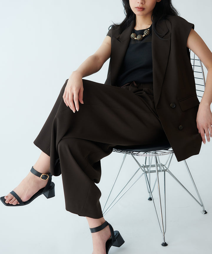 タックワイドストレートパンツ