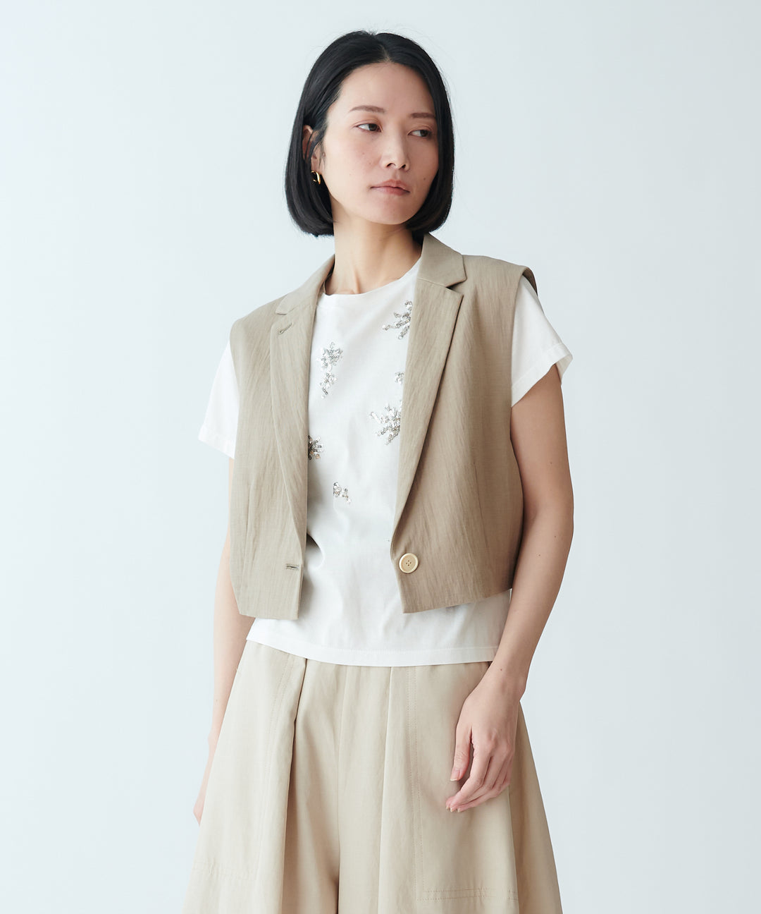 モデル H：165cm / 38 /オフホワイト