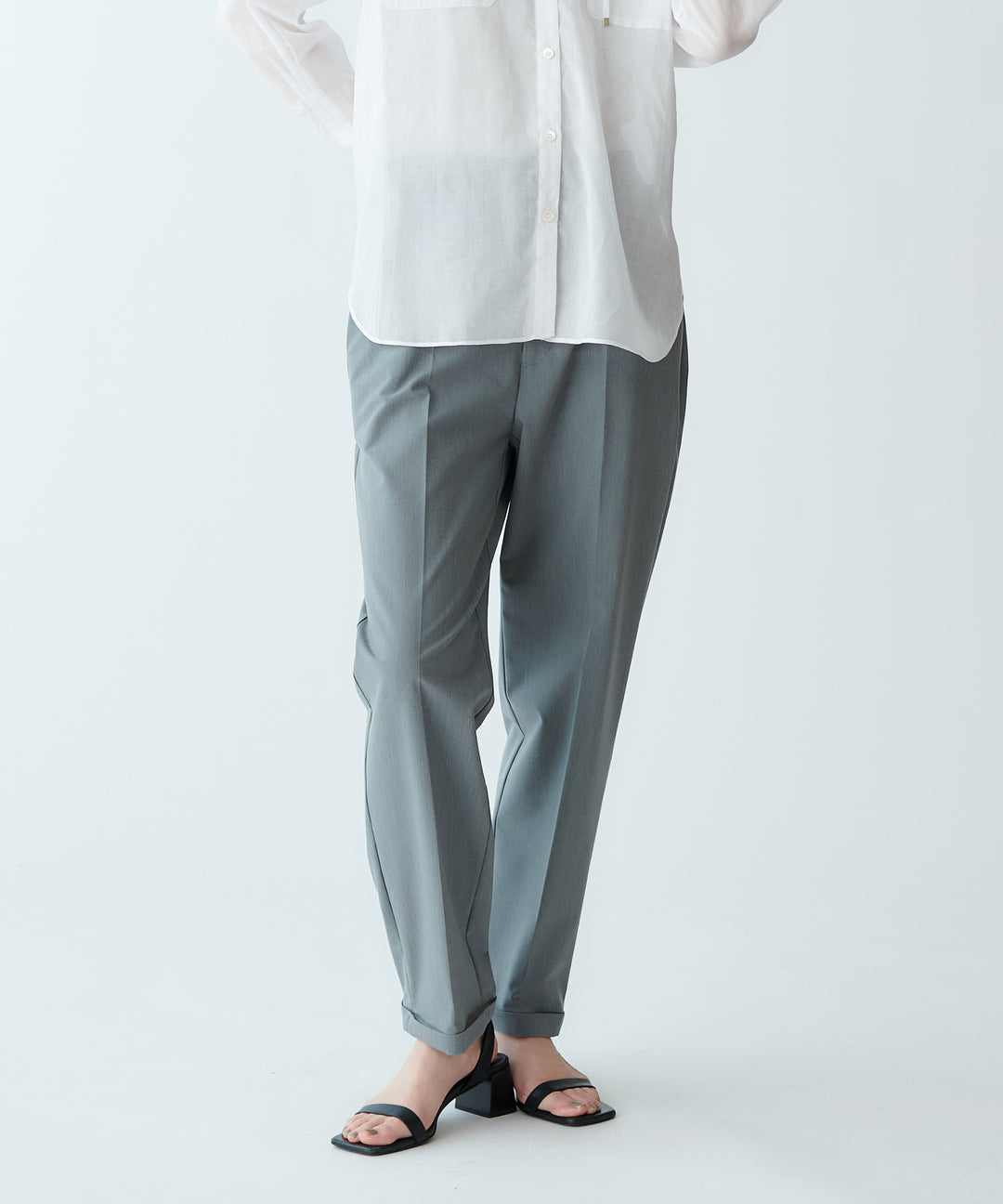 モデル H：165cm / 38 /グレー