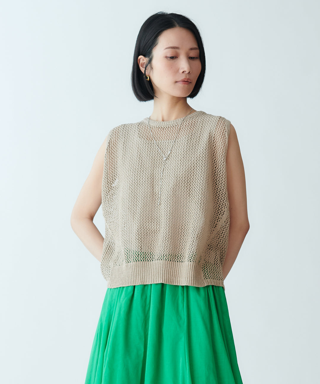 モデル H：165cm / 38 /ベージュ