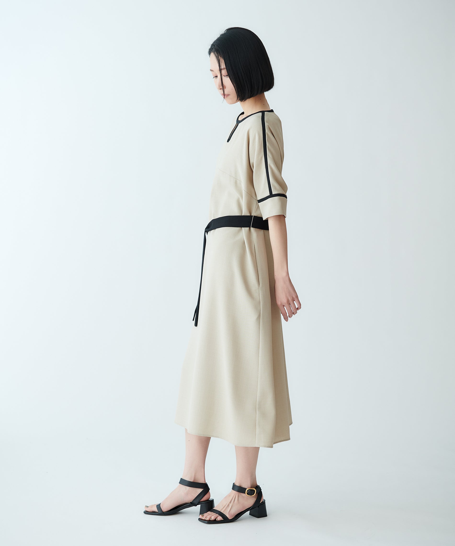 【試着のみ】Plantation リネンブレンドワンピース 2025年モデル M リネンライク配色ベルトワンピース – FACE SANS FARD