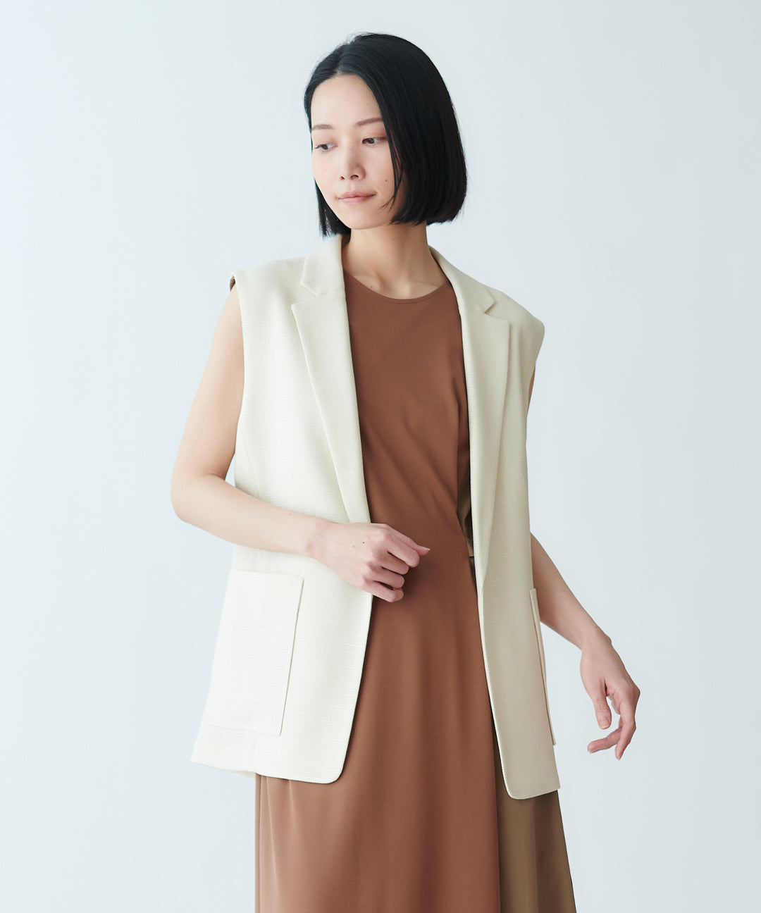 モデル H：165cm / 38 /エクリュ