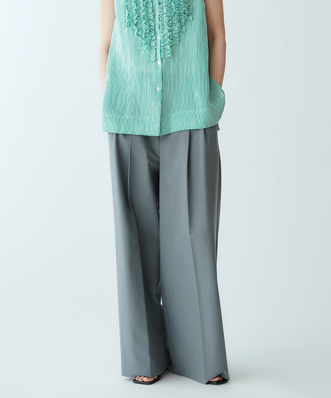 ワイドストレートパンツ