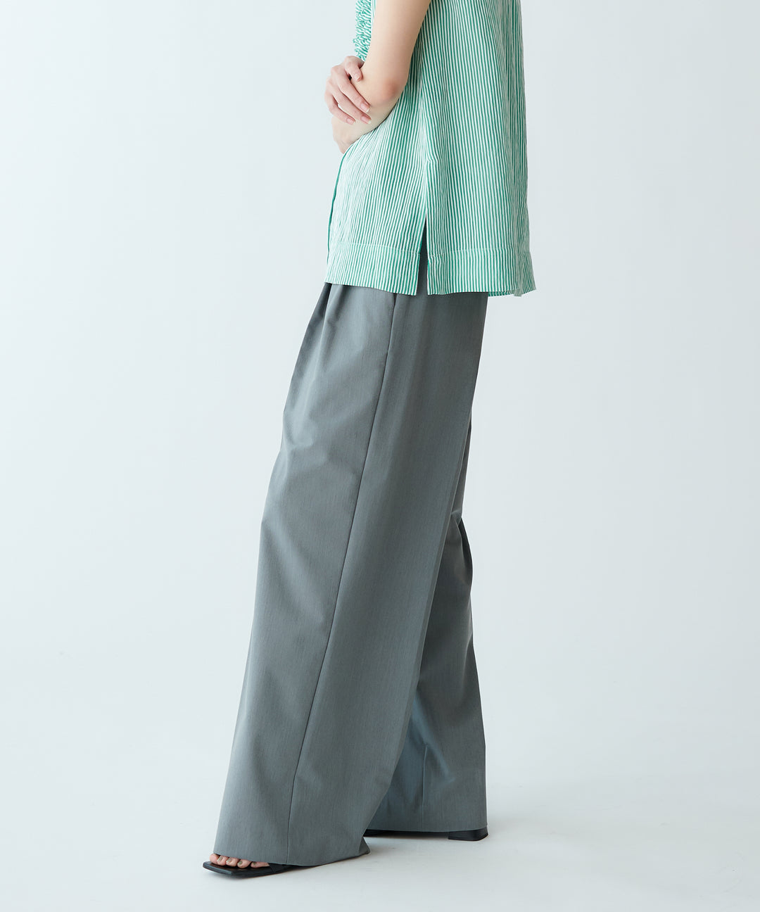 ワイドストレートパンツ