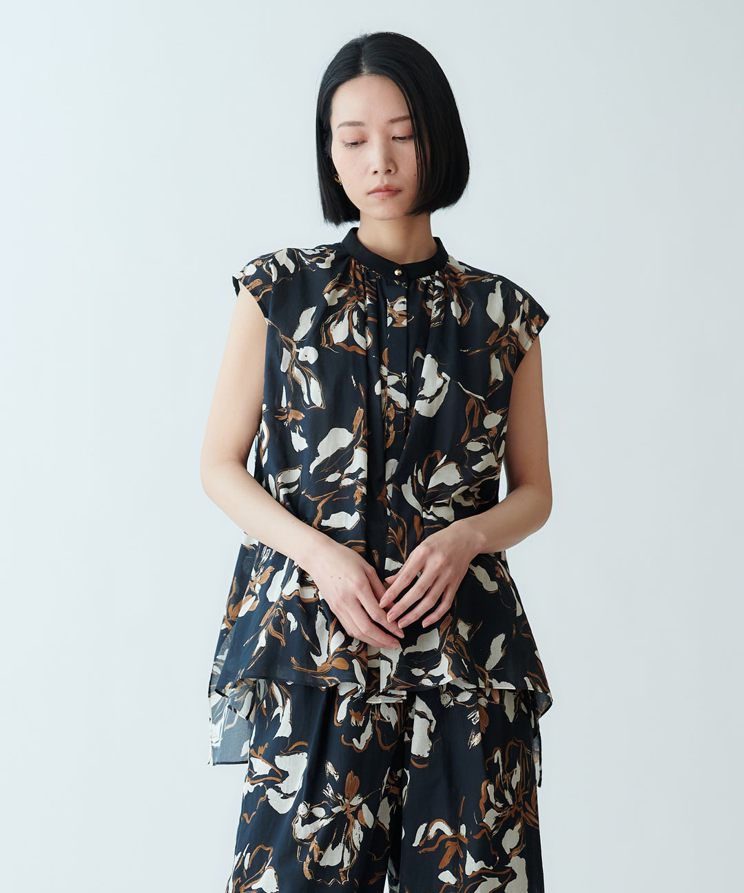 モデル H：165cm / 38 /ブラック系