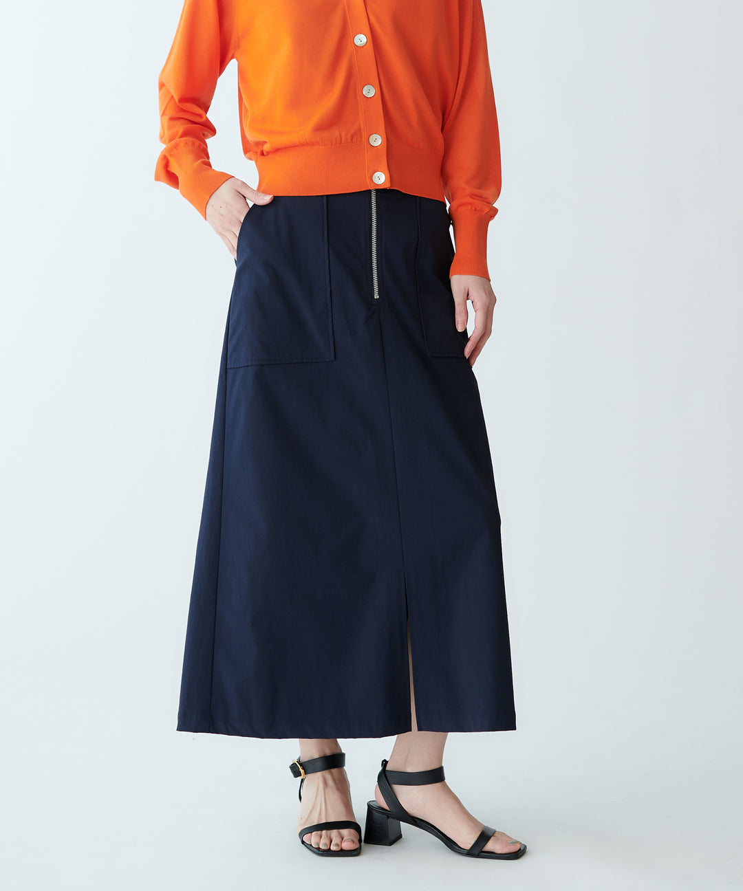 モデル H：165cm / 38 / ネイビー