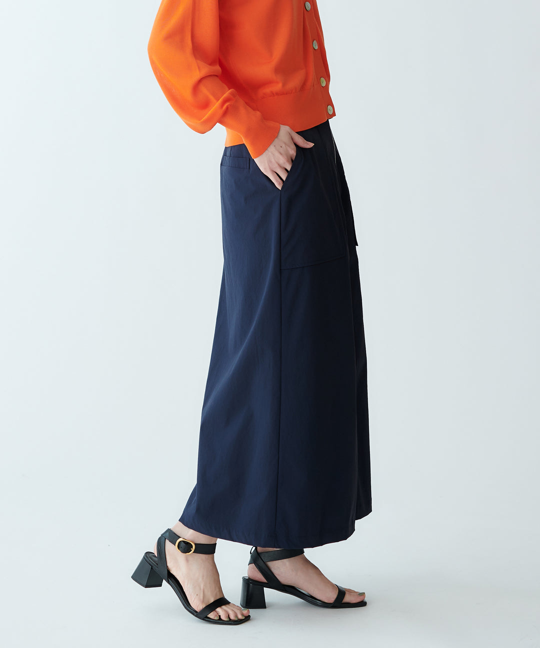 フロントジップカーゴスカート