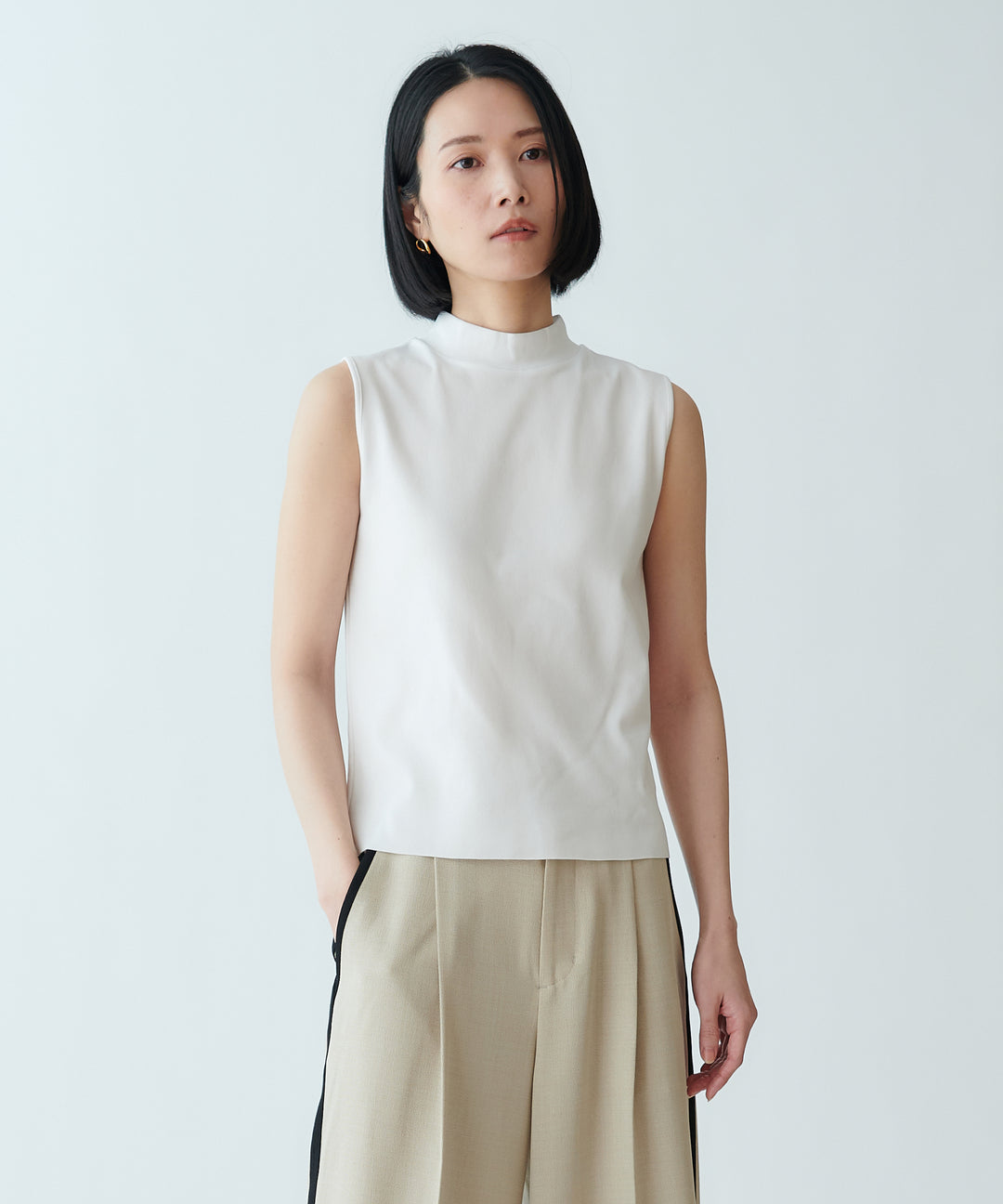 モデル H：165cm / 38 /オフホワイト