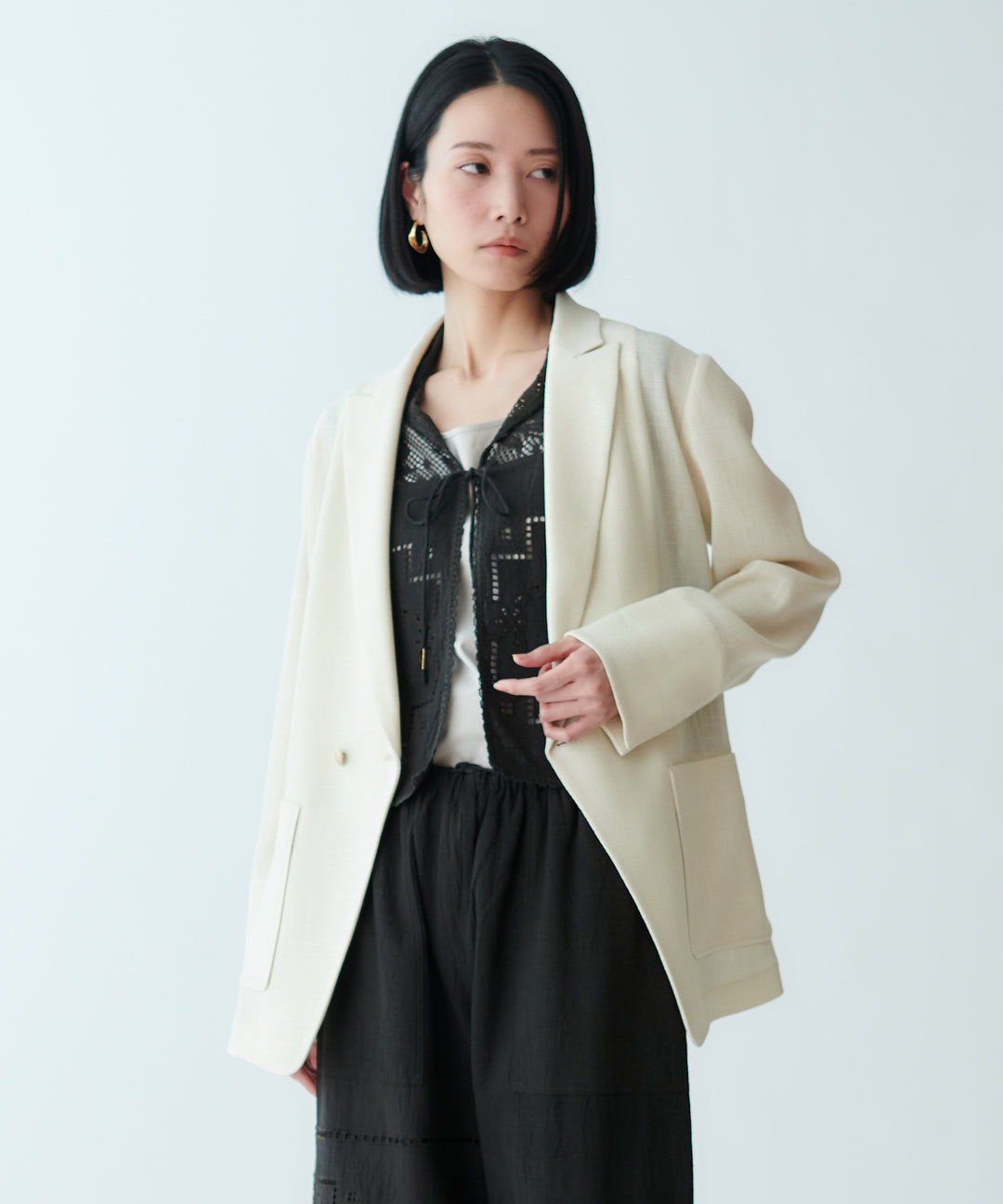 モデル H：165cm / 38 /エクリュ