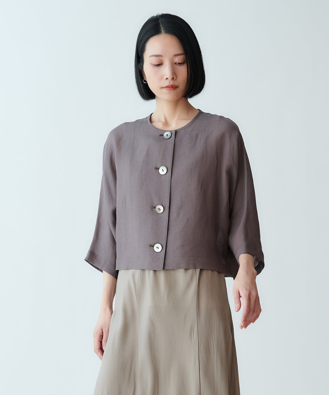 モデル H：165cm / 38 /モカグレー