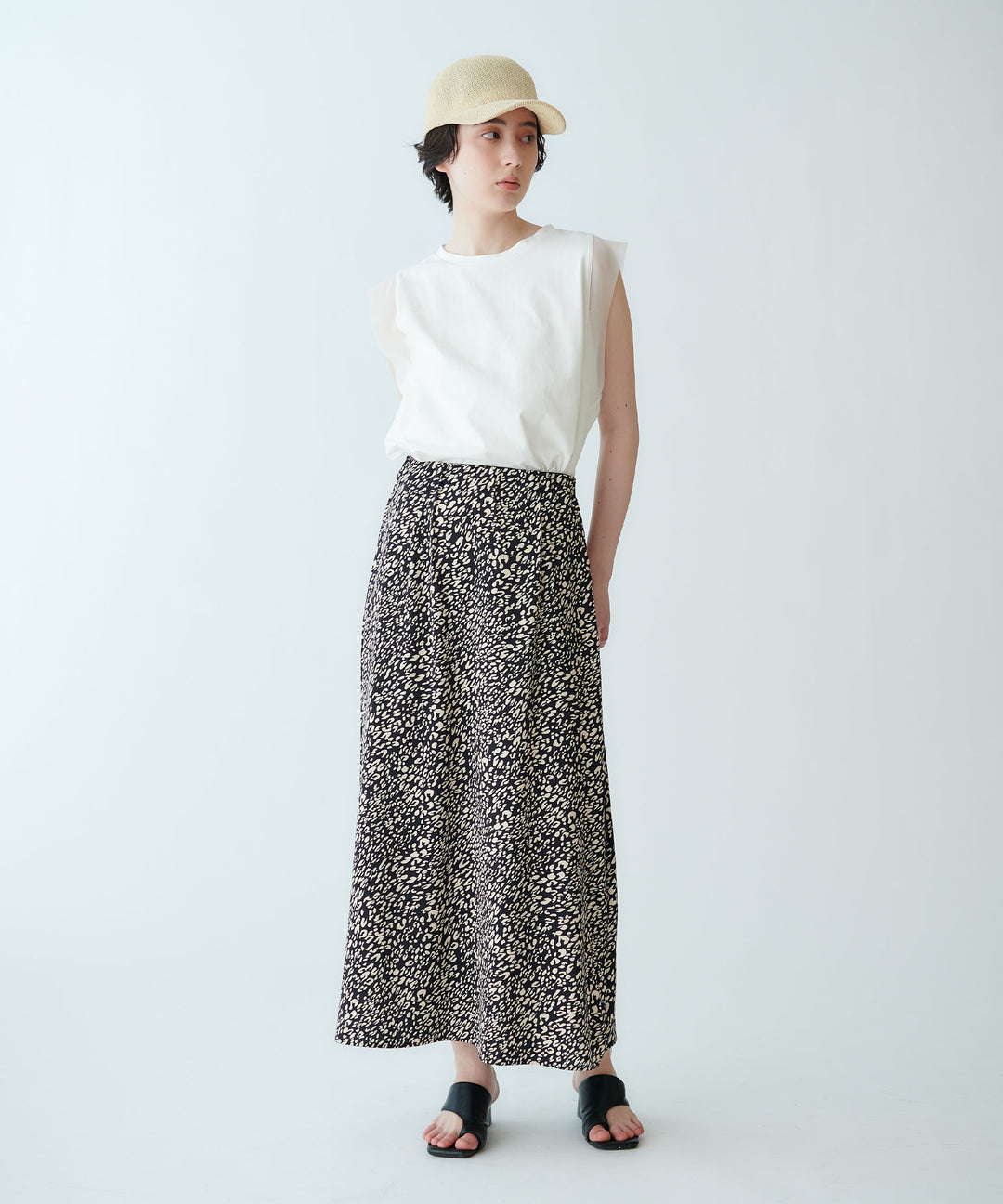 モデル H：165cm / 38 /ホワイト