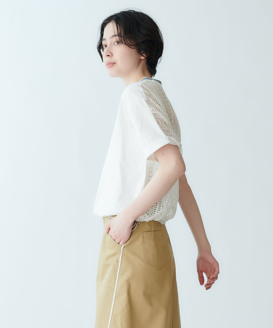 バックレースドロストブラウス