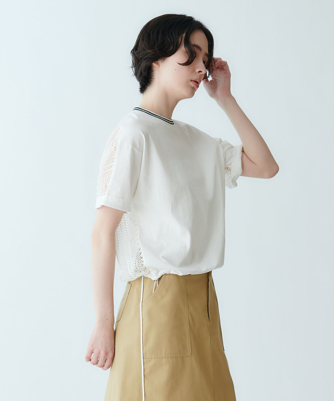 バックレースドロストブラウス