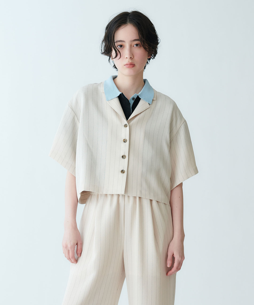 モデル H：165cm / 38 /アイボリー系