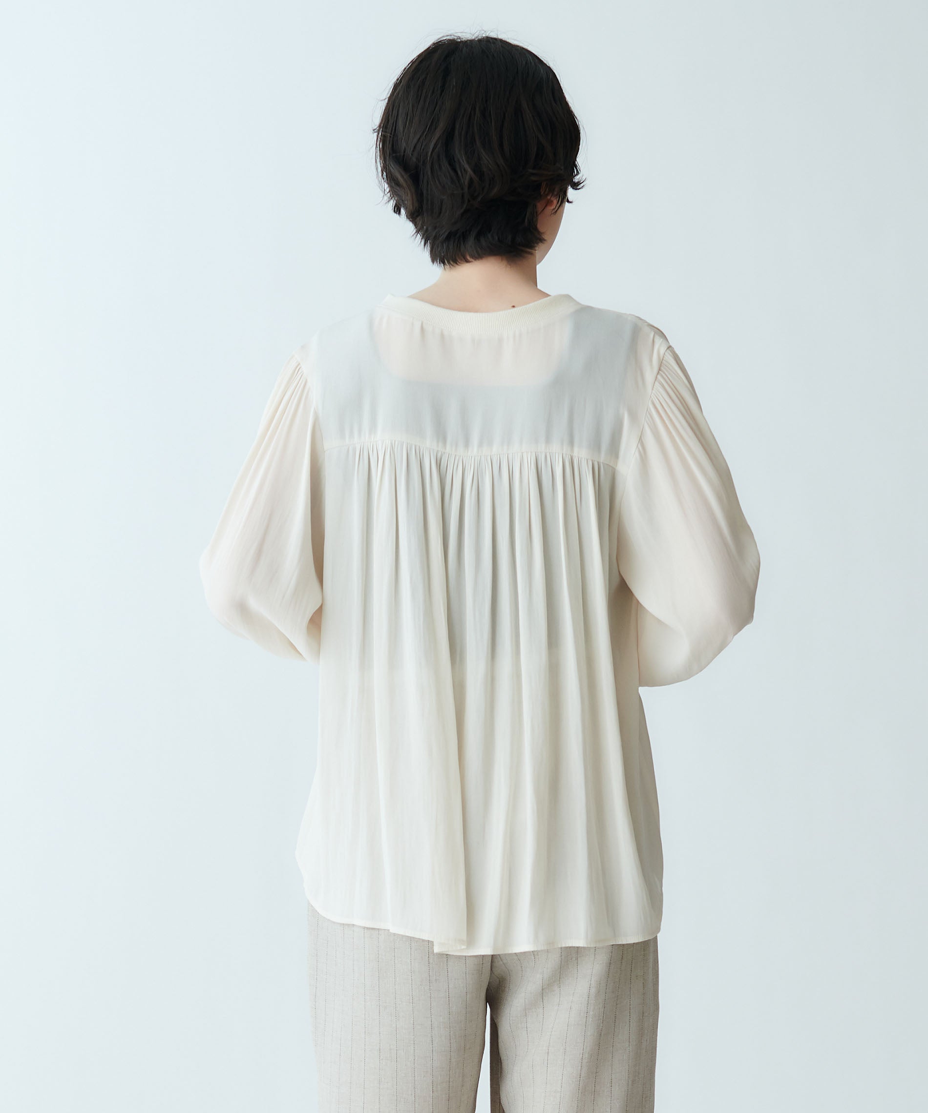 Vネックブラウス – FACE SANS FARD