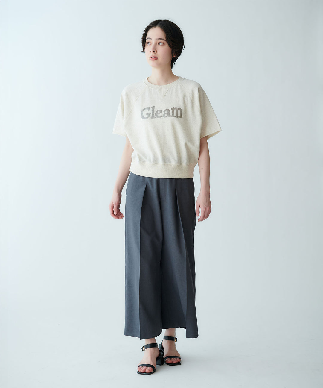 ラメ入りロゴプリントTシャツ