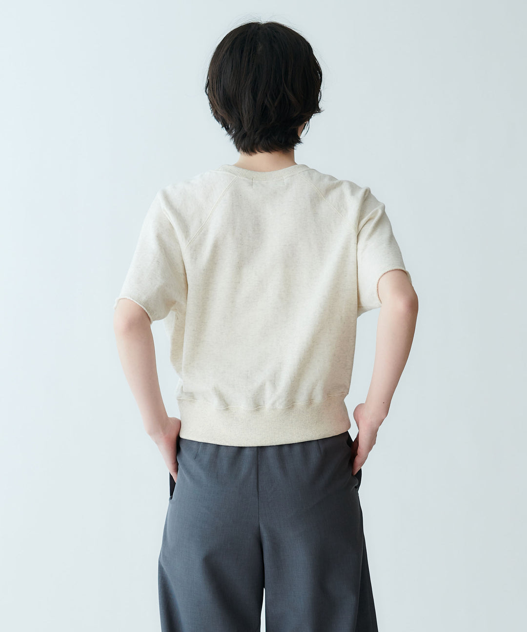 ラメ入りロゴプリントTシャツ