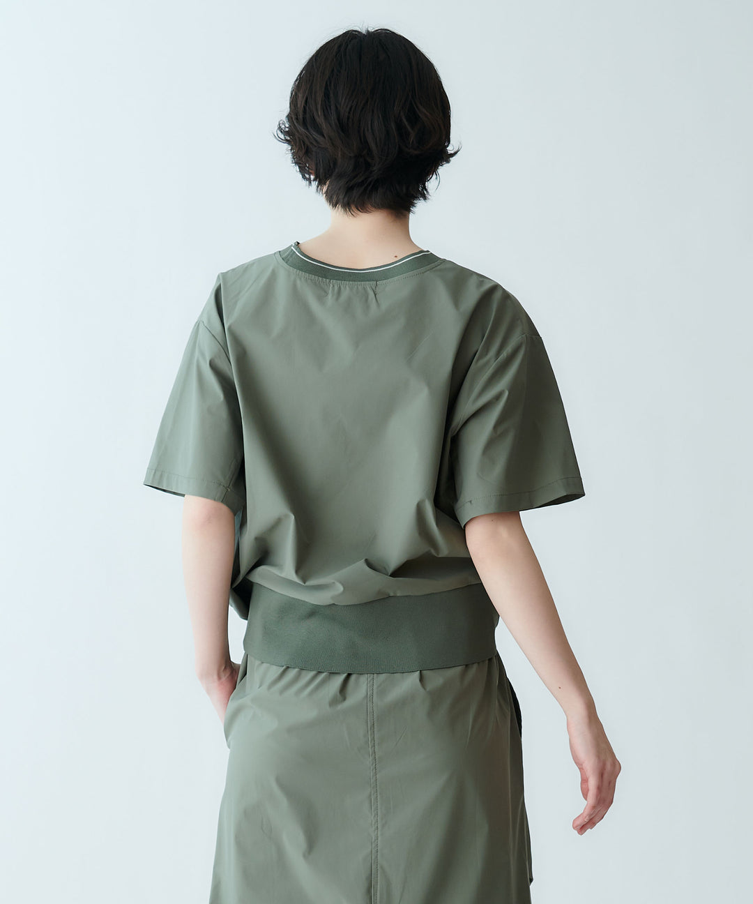 ドロストデザイン刺繍ブラウス