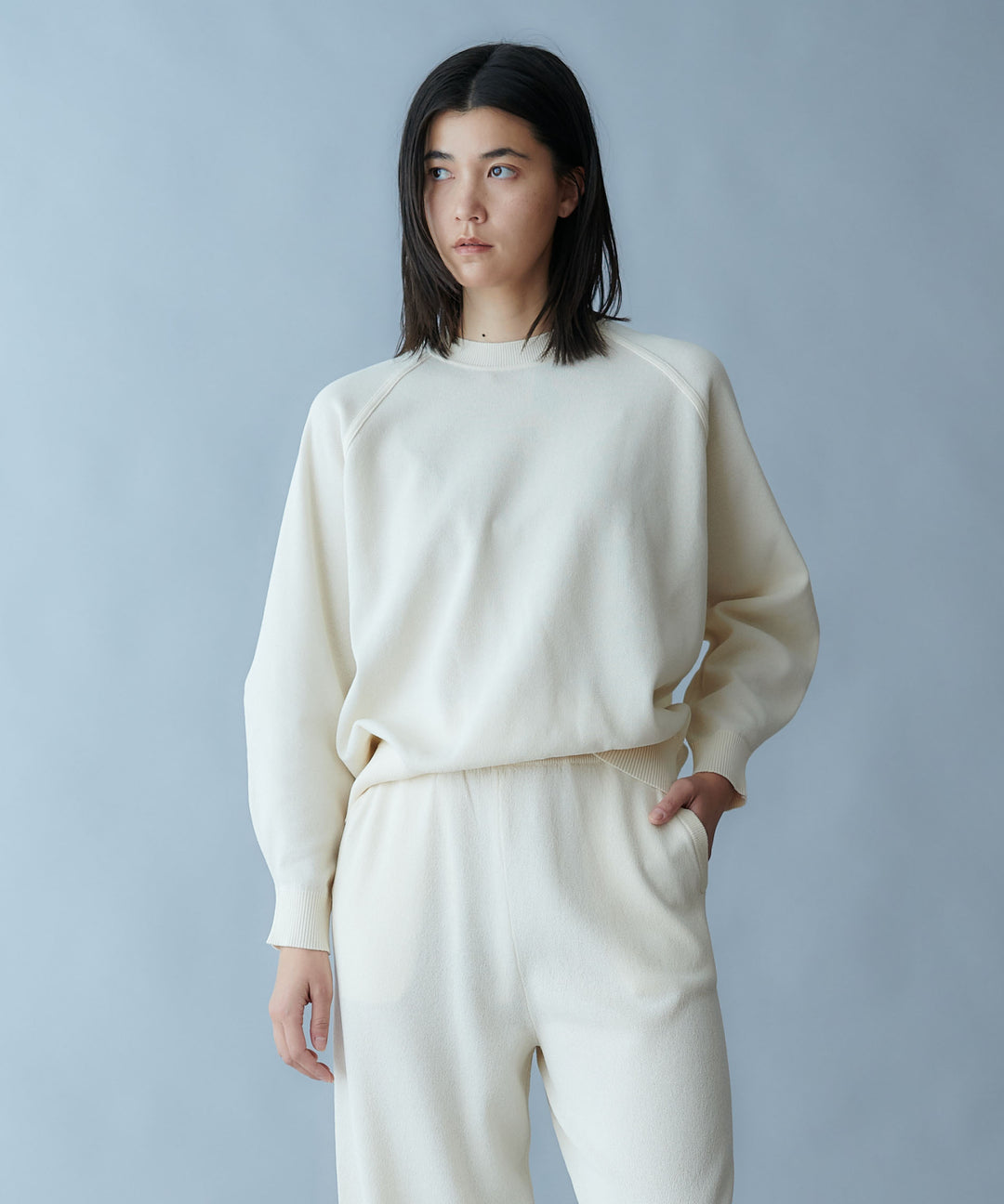 モデル H：174cm / 01 / オフホワイト