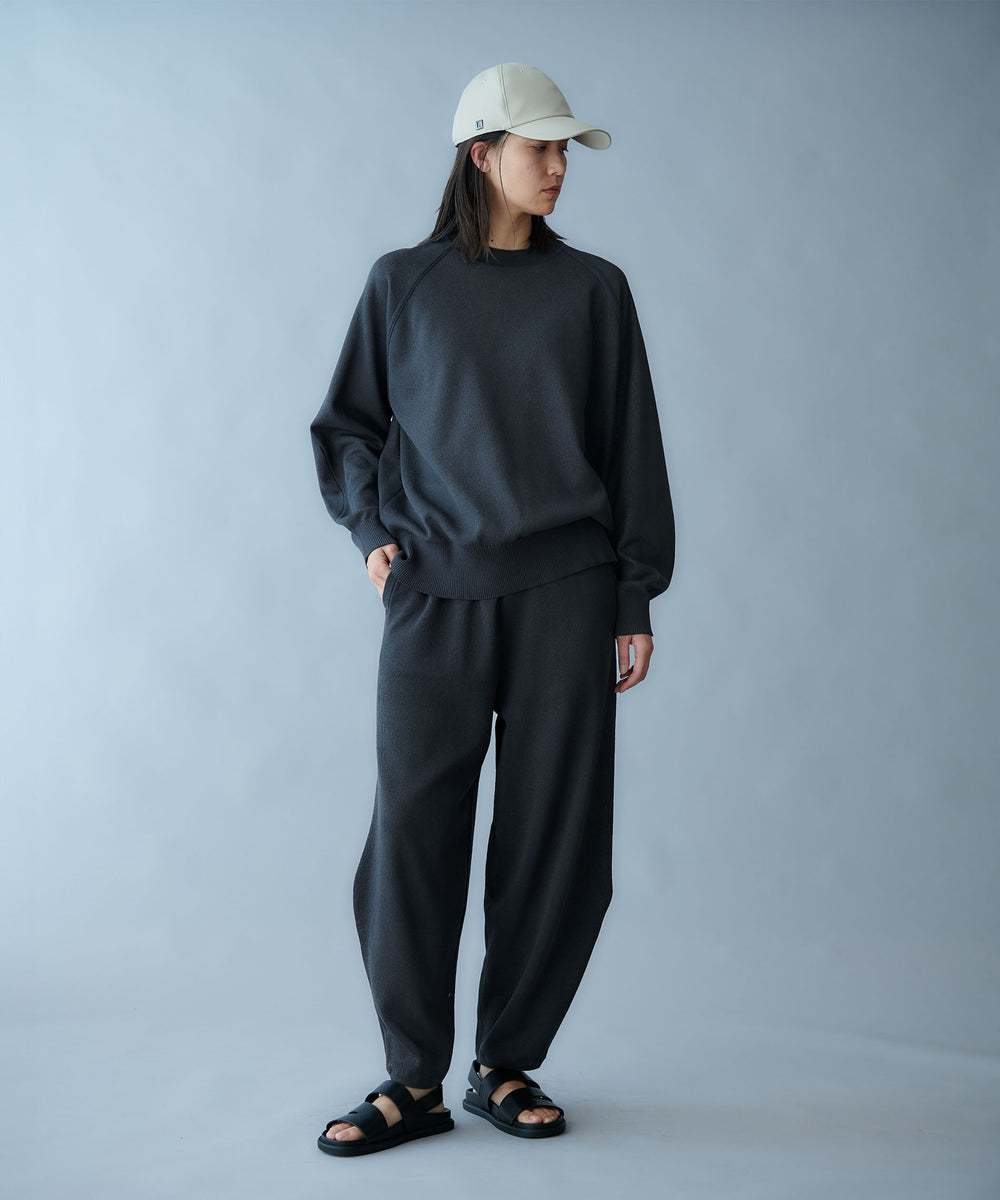 モデル H：174cm / 02 / チャコールグレー