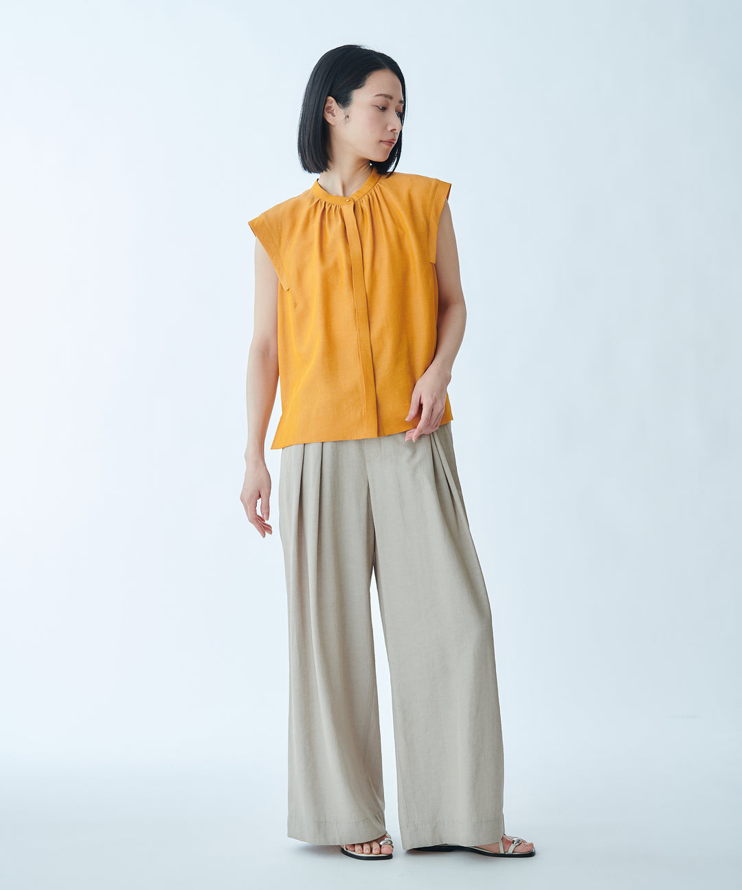 Sleeveless Crew Neck Blouse