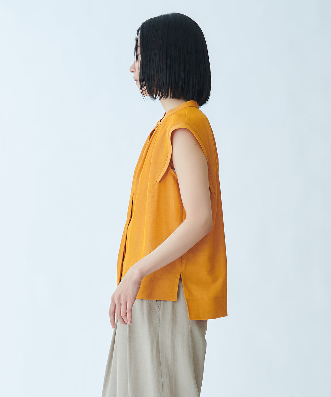 Sleeveless Crew Neck Blouse