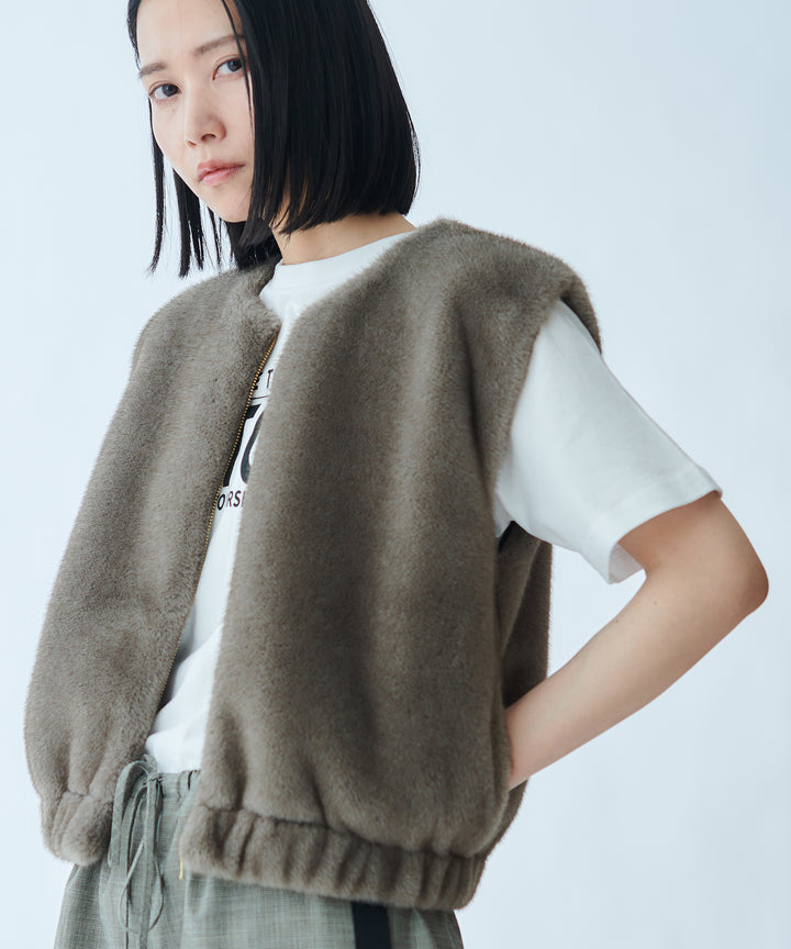 モデル H：165cm / 38 / モカ