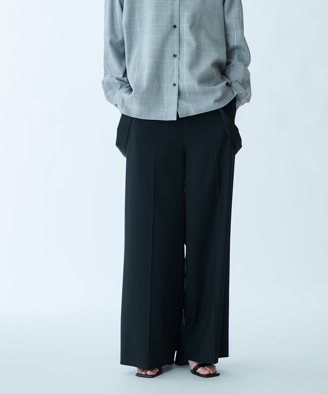 サスペンダー付きワイドストレートパンツ