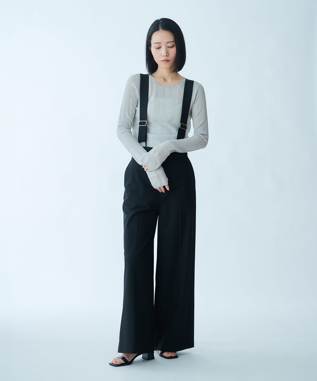 サスペンダー付きワイドストレートパンツ