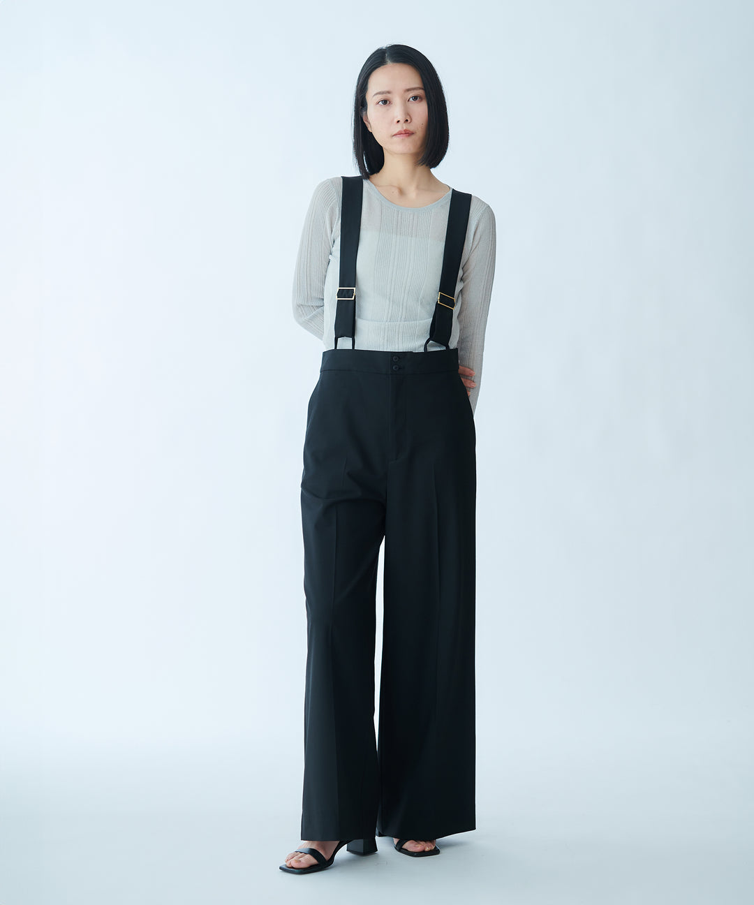 サスペンダー付きワイドストレートパンツ