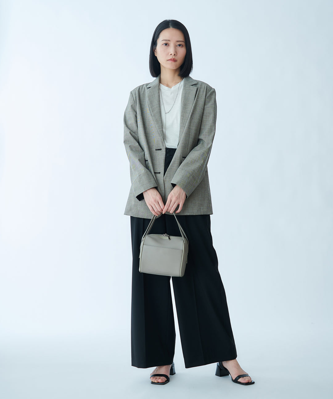 サスペンダー付きワイドストレートパンツ