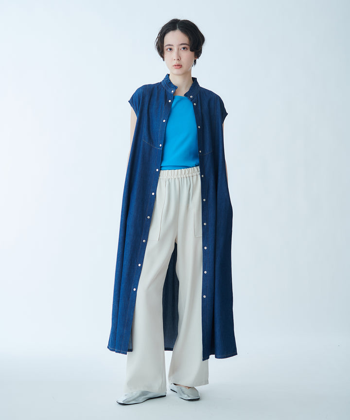 Denim dress with ruffled collar