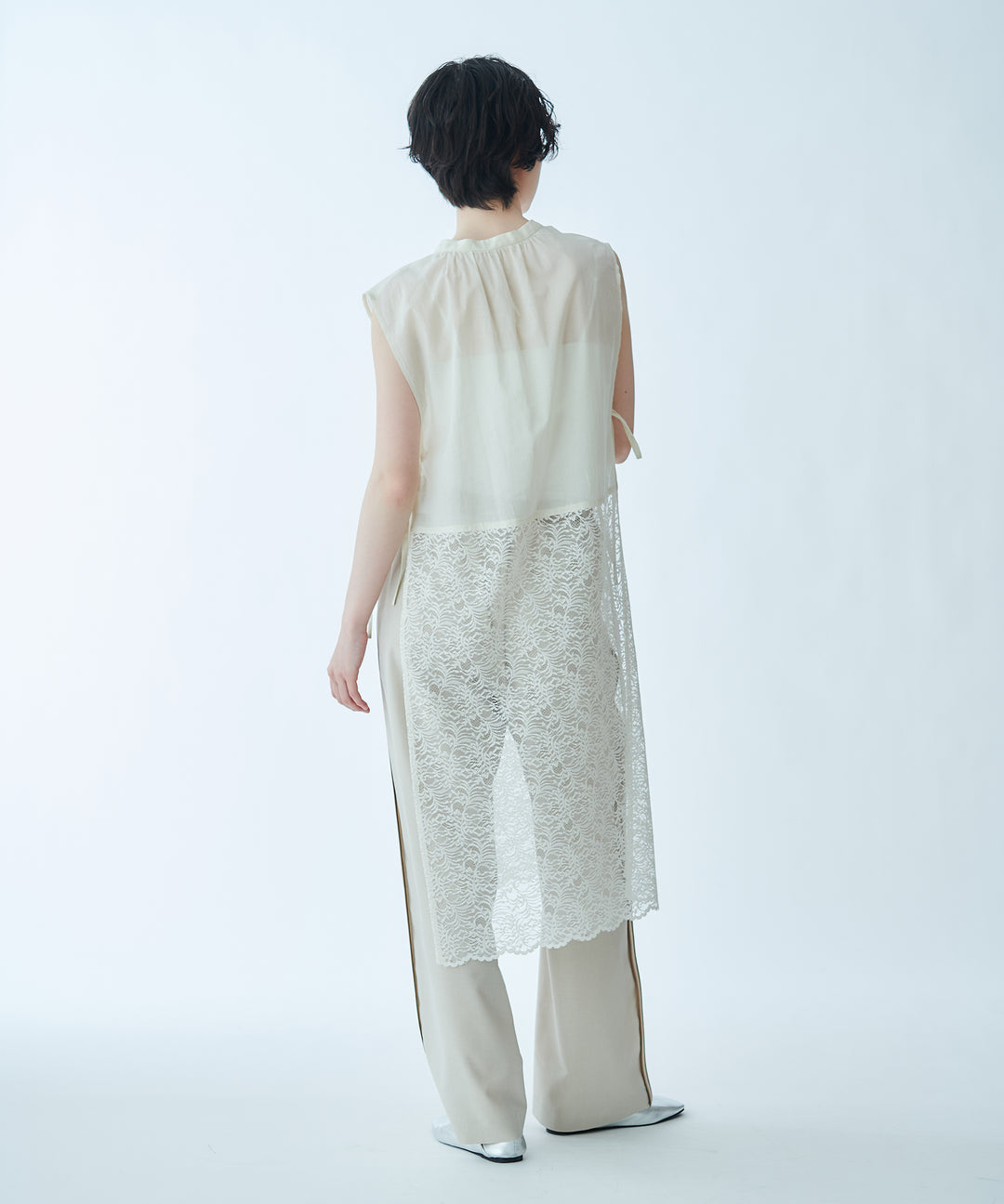 Long Geometric Print Blouse with Waist Ribbon