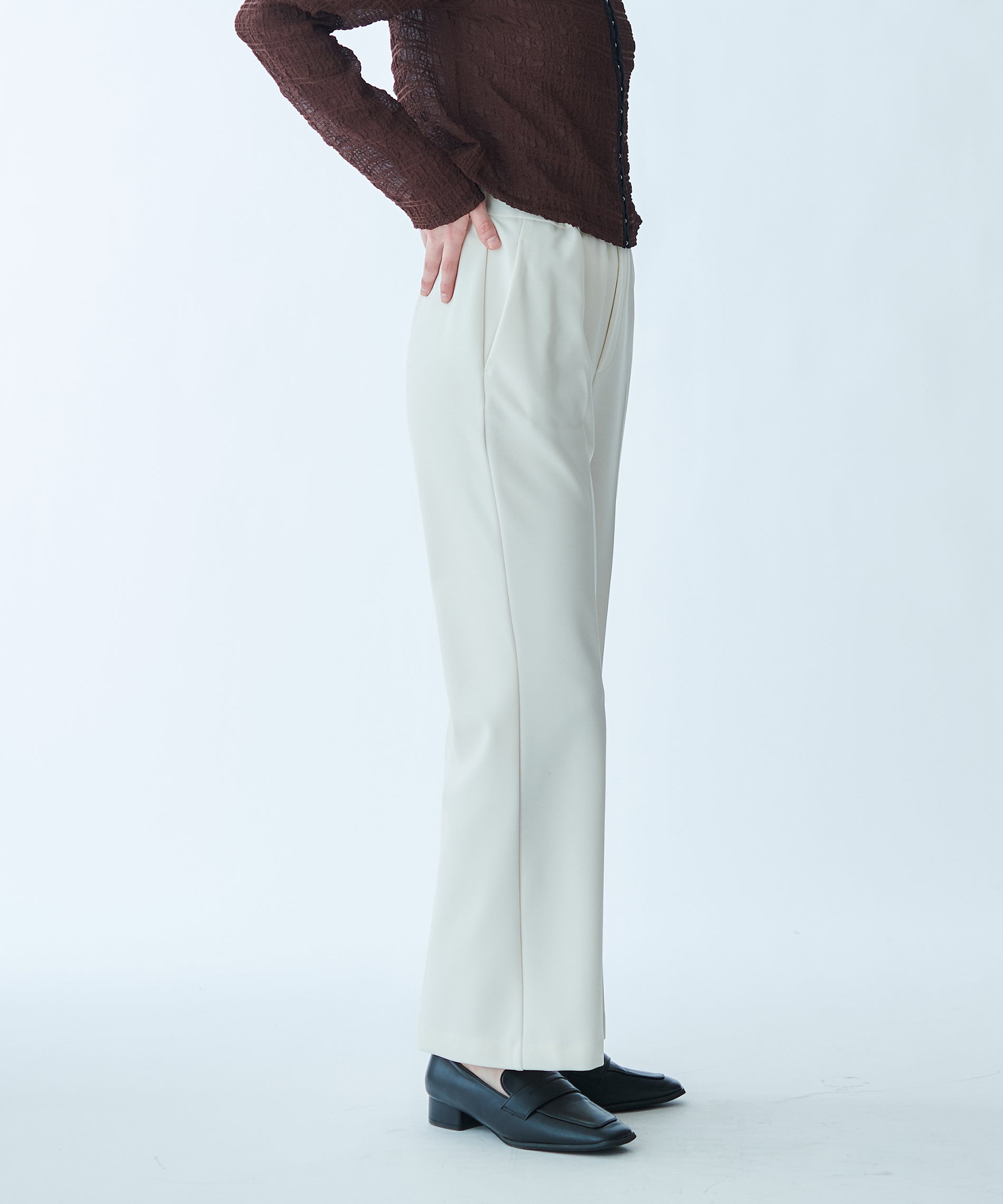 センタープレスフレアパンツ – FACE SANS FARD