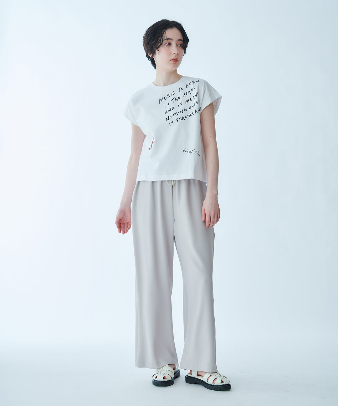 ハート刺繍メッセージロゴTシャツ