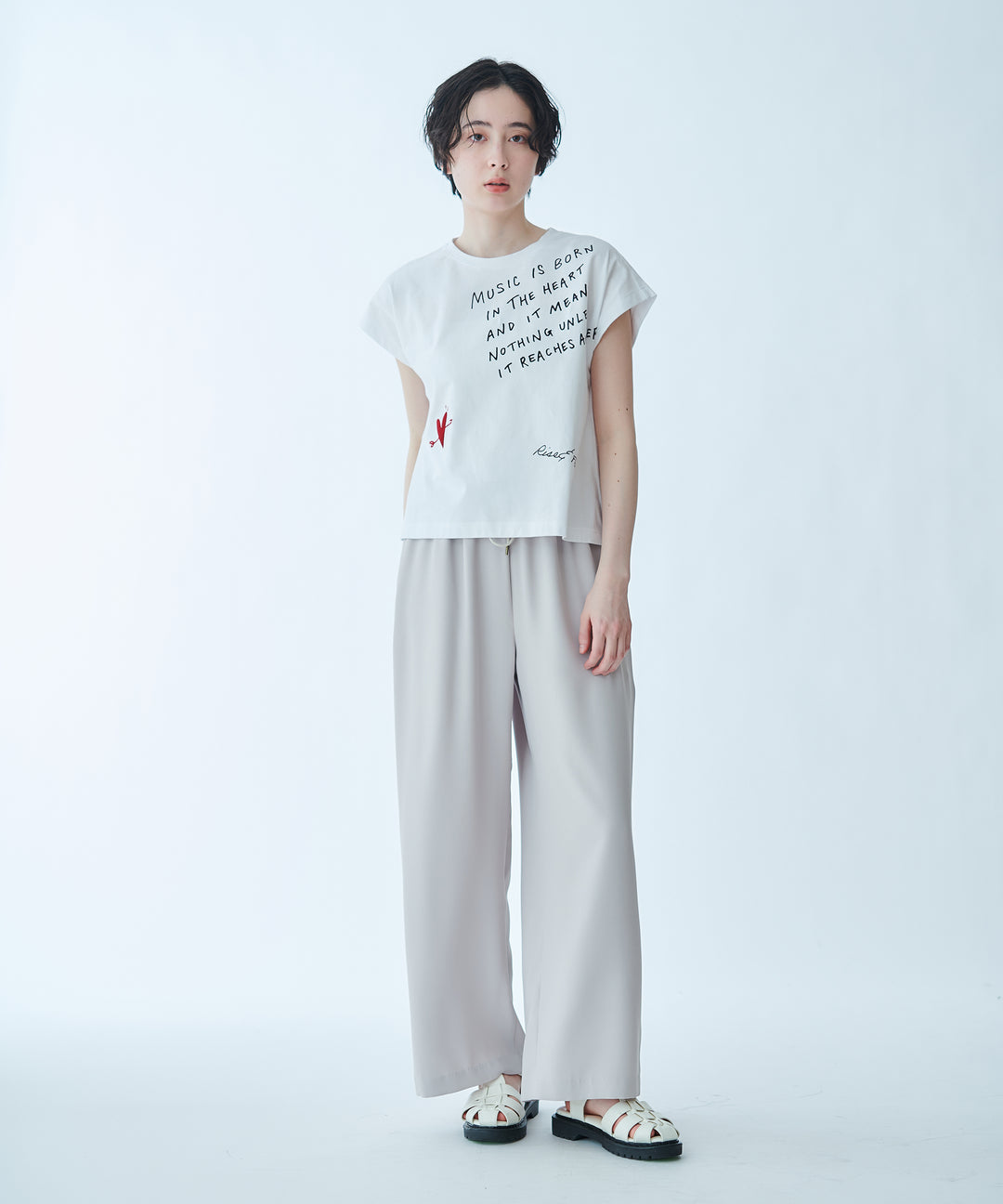 ハート刺繍メッセージロゴTシャツ