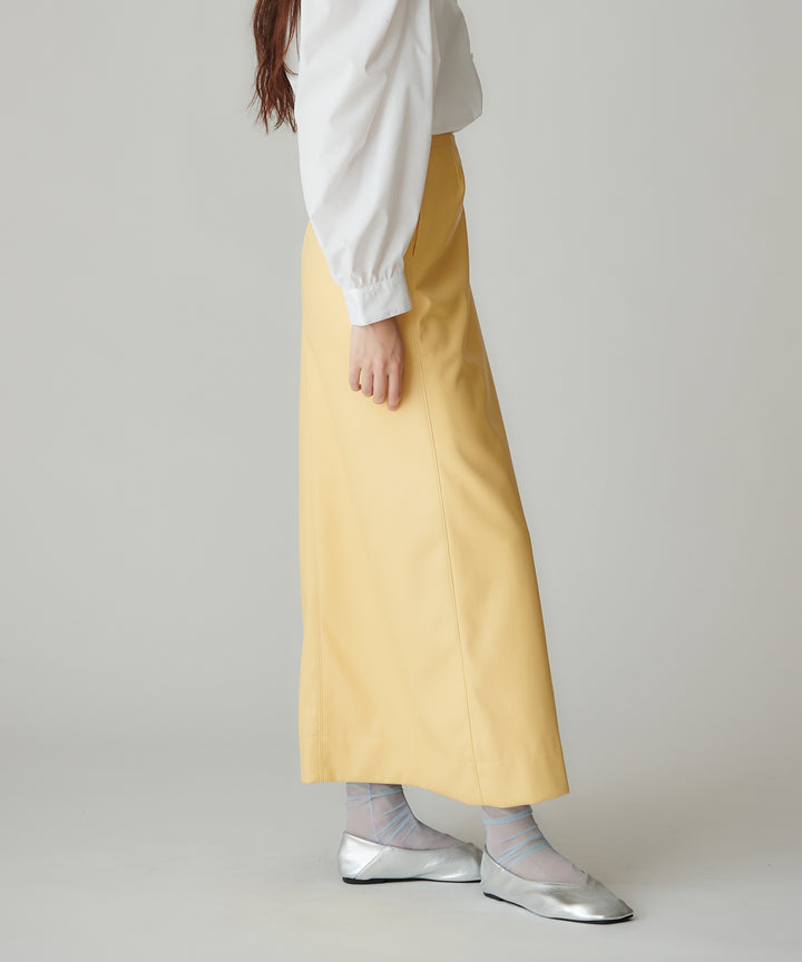 フェイクレザーIラインスカート