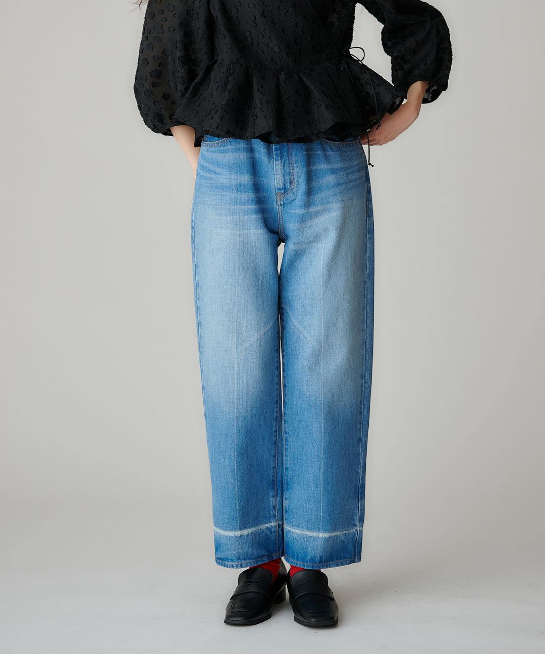 ストレートシルエットデニムパンツ