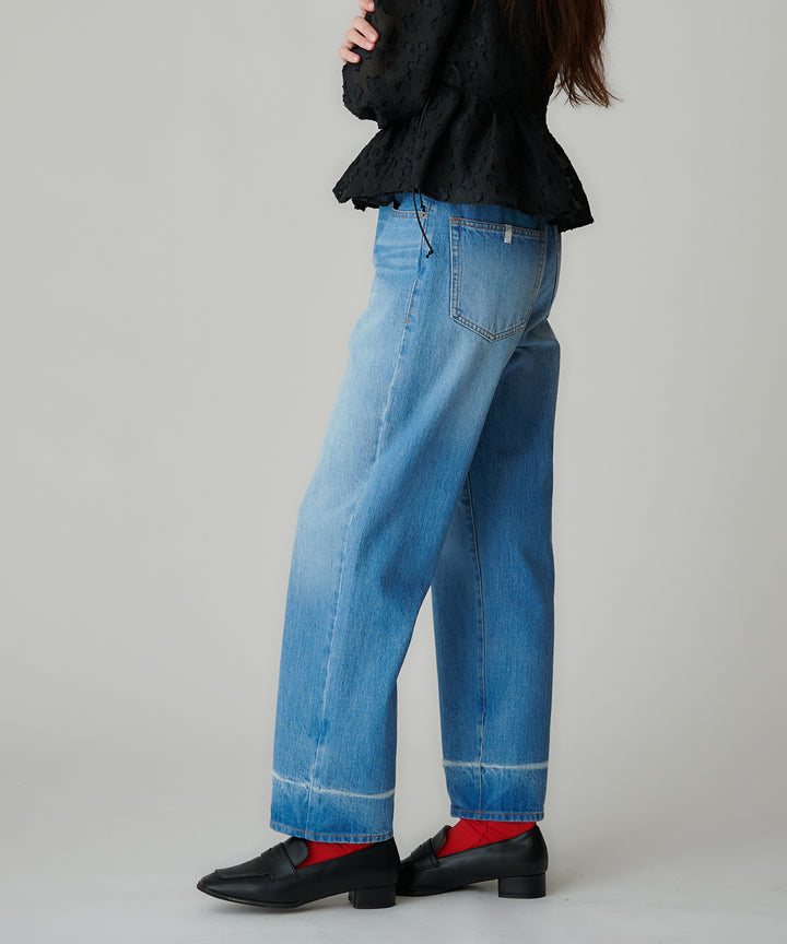 ストレートシルエットデニムパンツ