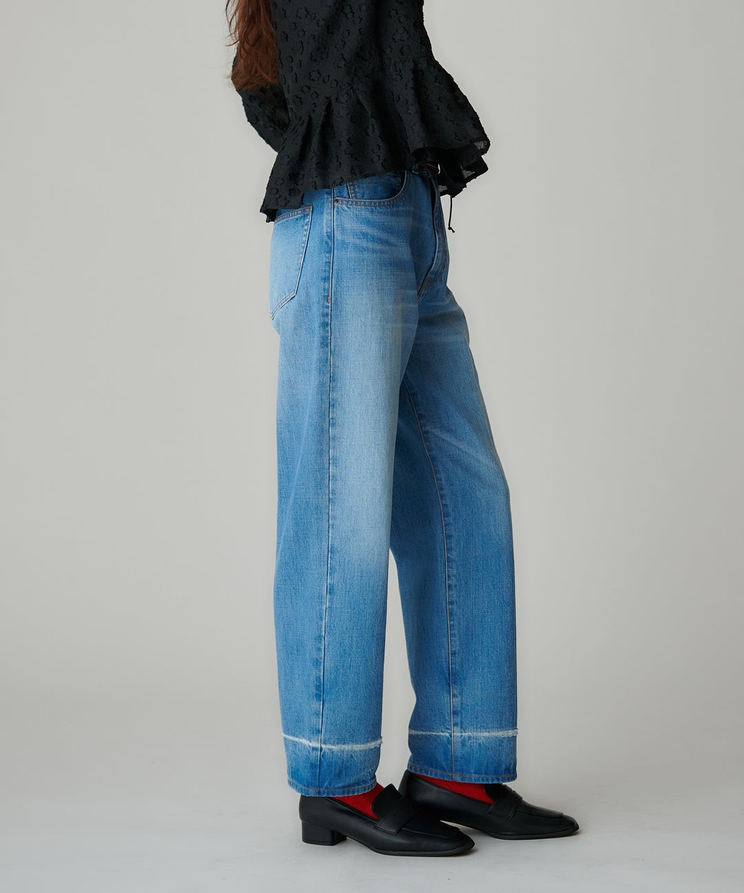 ストレートシルエットデニムパンツ