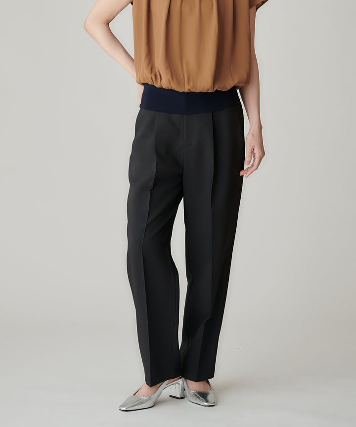 センタープレステーパードパンツ