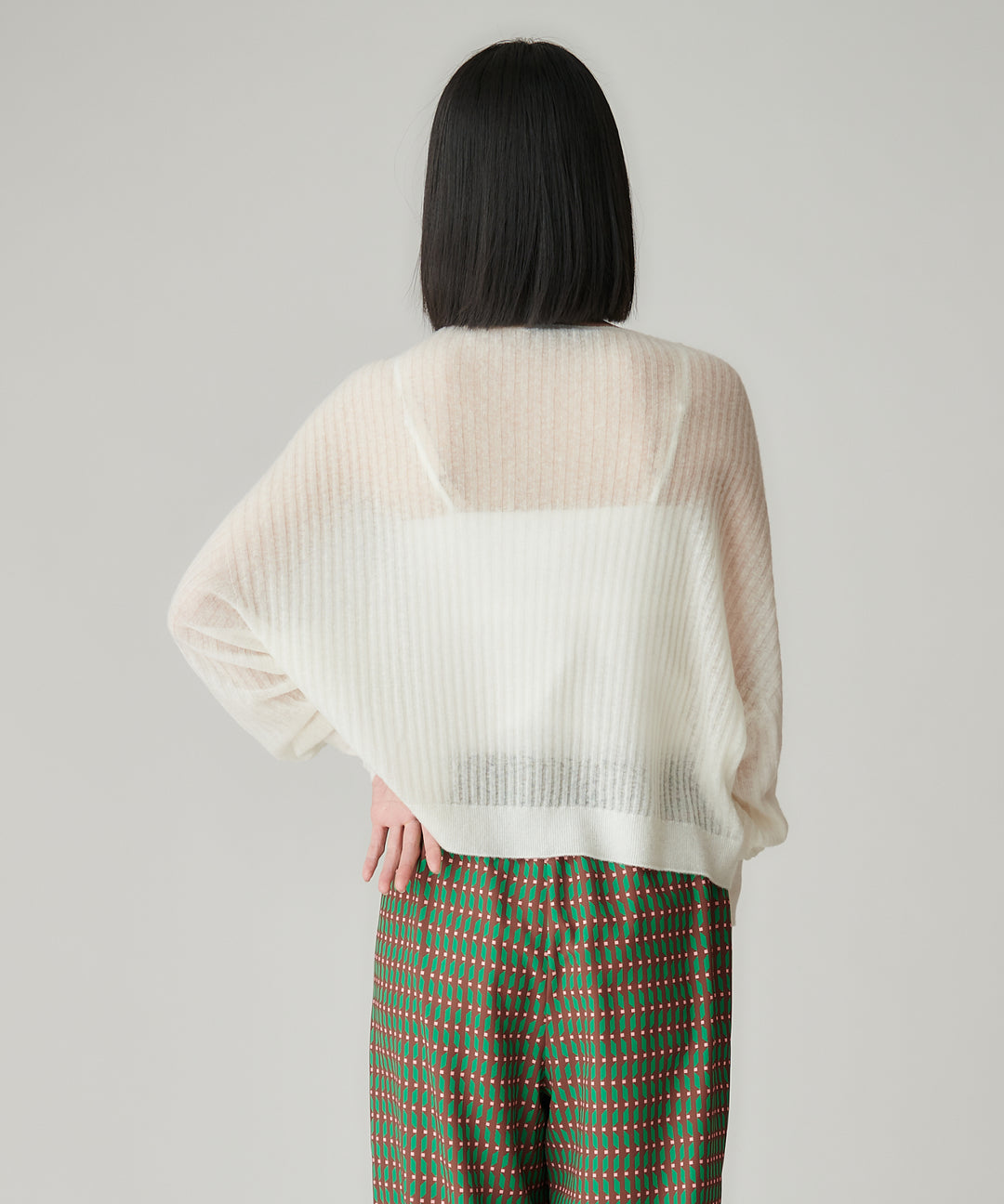 カシミヤブレンドシアーニット