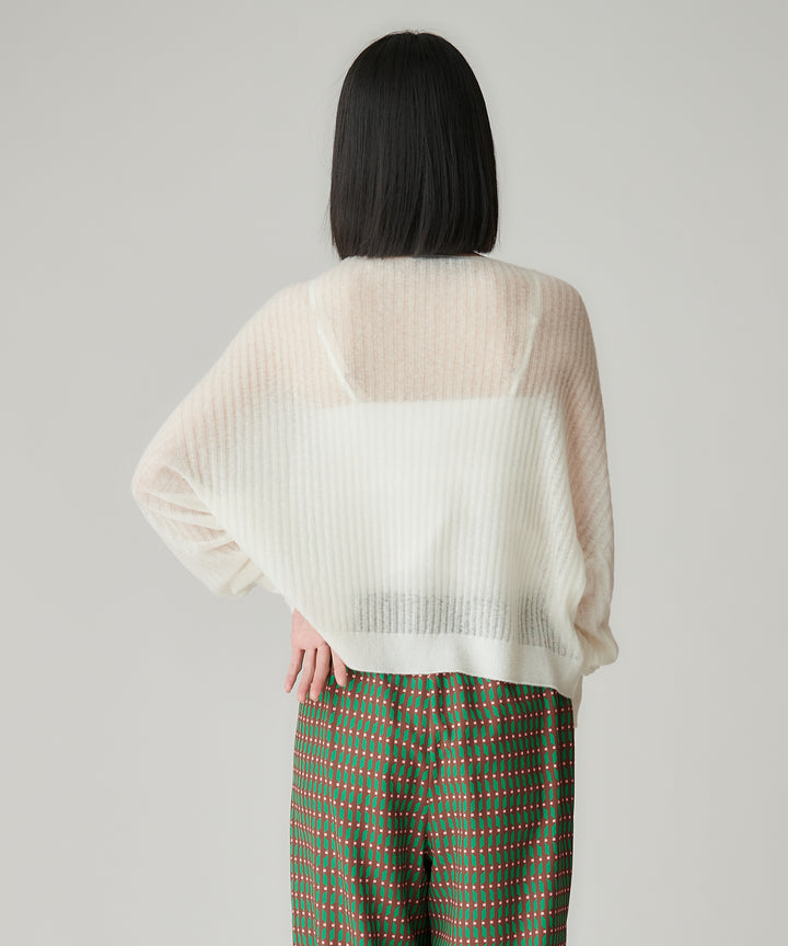 カシミヤブレンドシアーニット