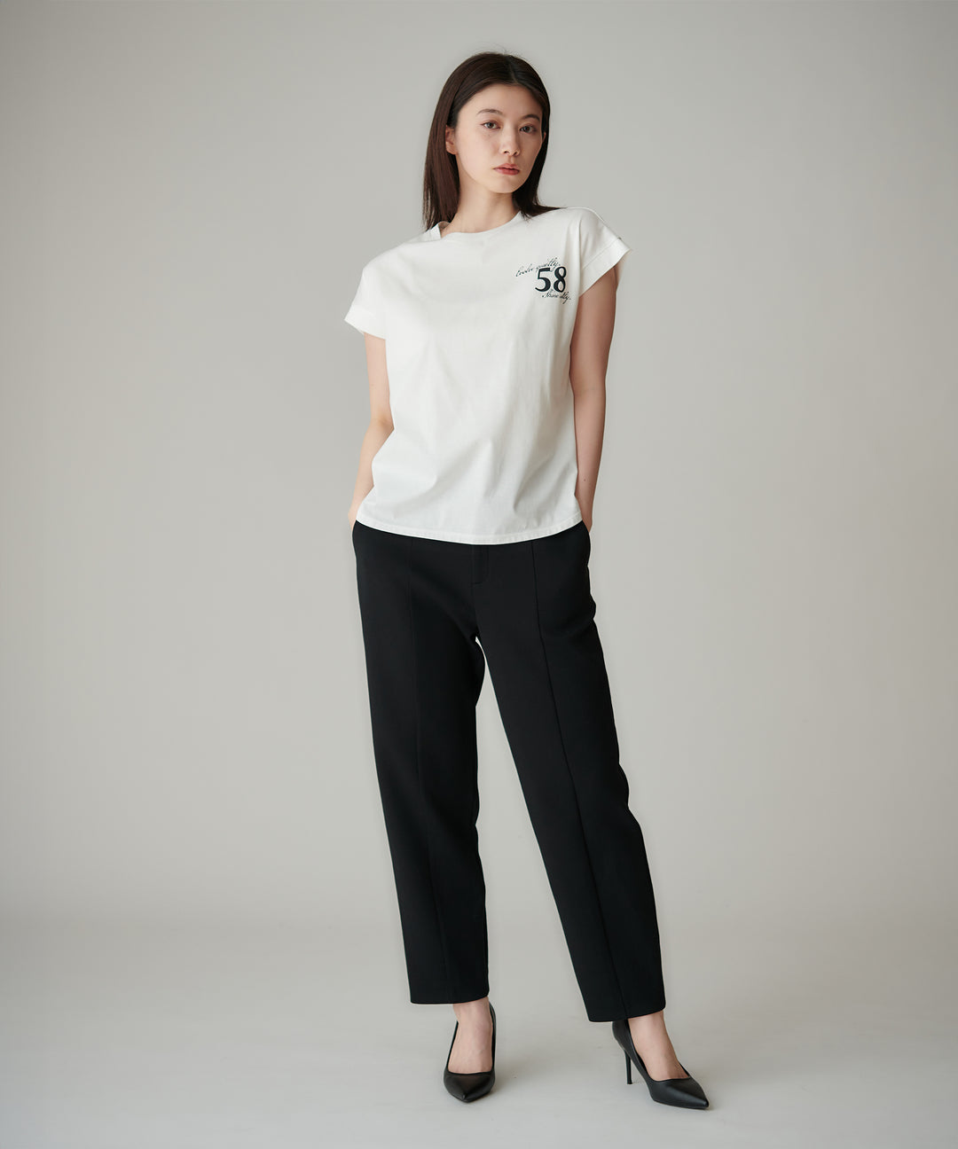 フレンチスリーブコットンロゴTシャツ