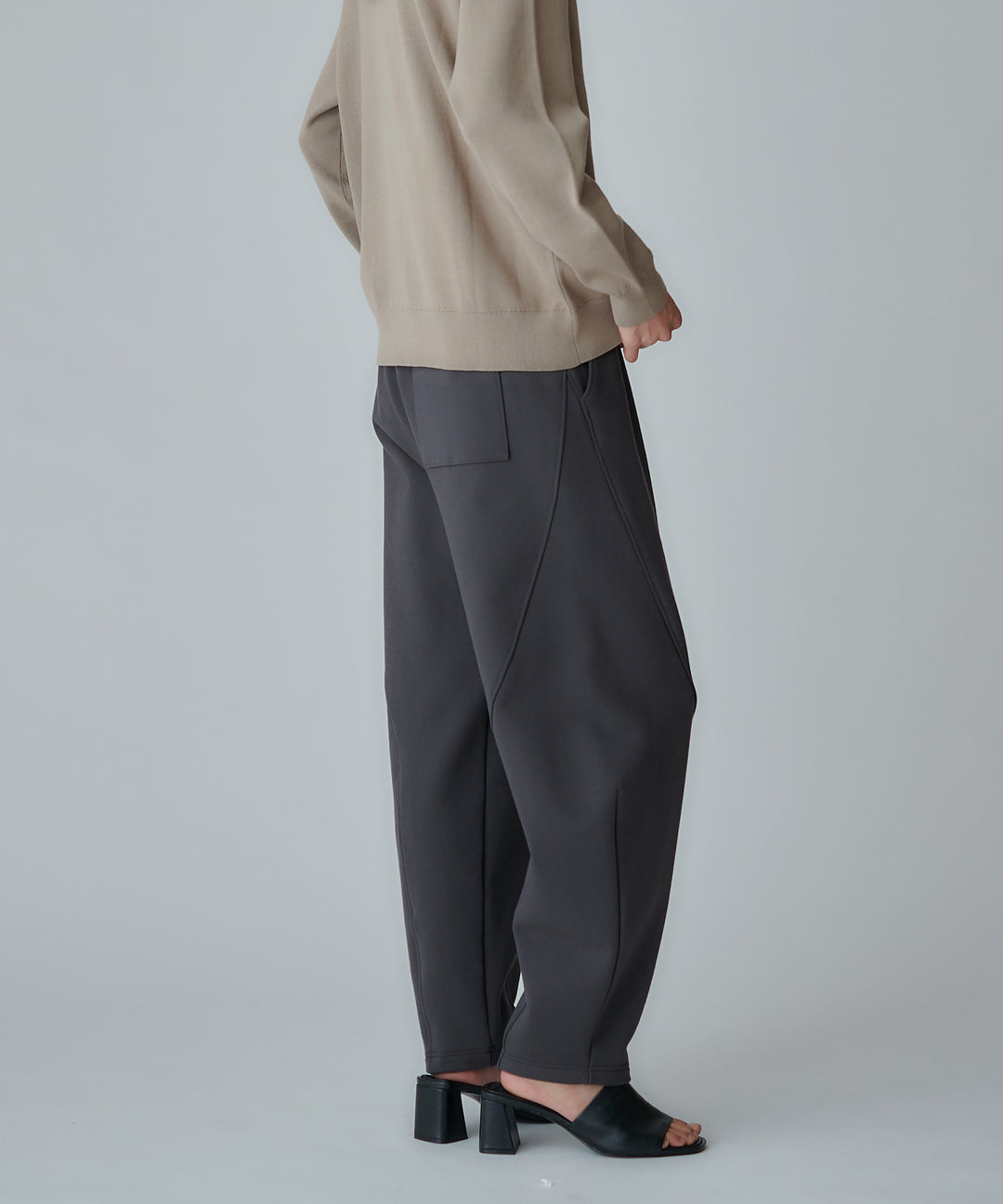 ボリュームカーブパンツ