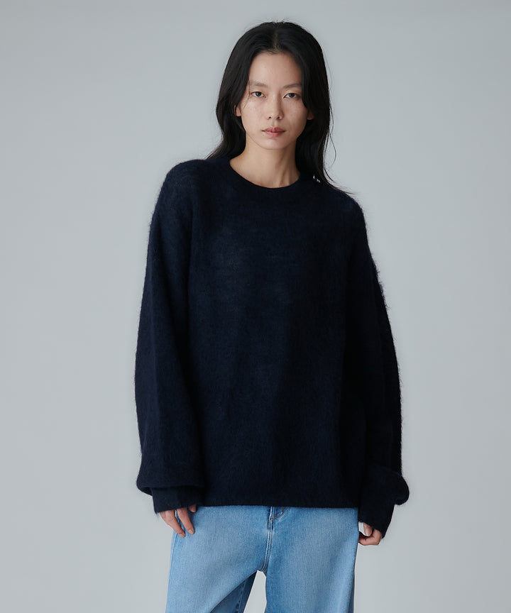 モデル H：175cm / 38 / ネイビー
