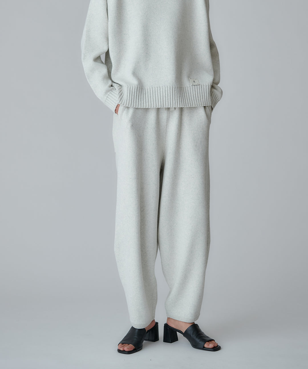 ADDELMニットバレルパンツ