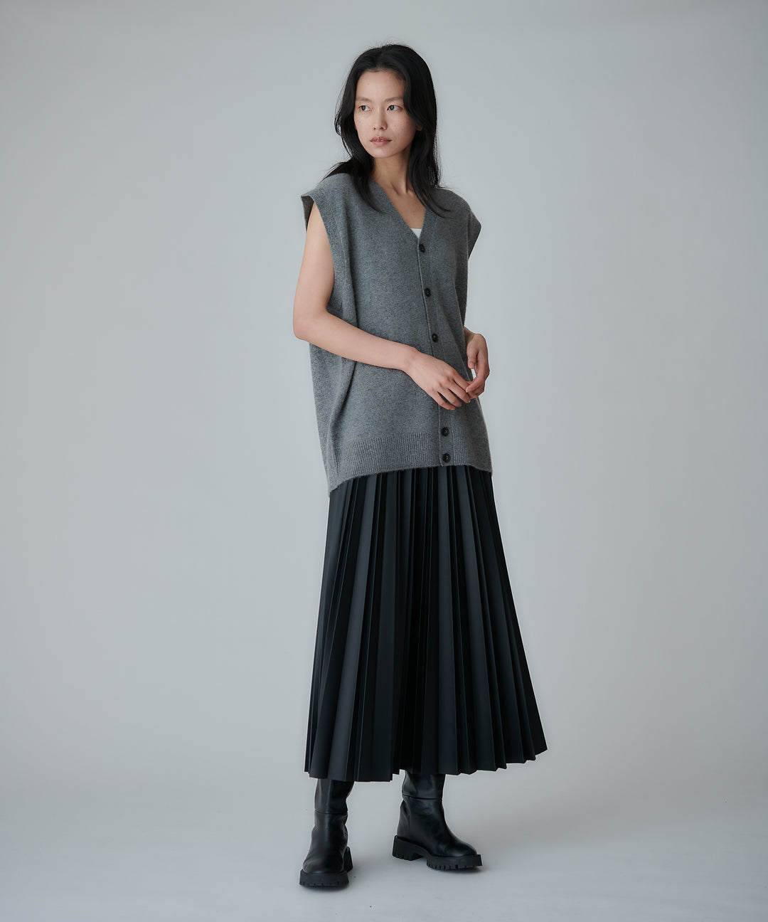 シンセティックレザープリーツスカート